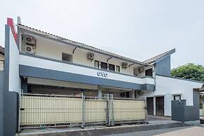 OYO 1460 Anyelir Residence