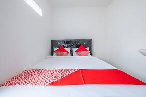 OYO 1460 Anyelir Residence