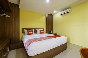 Capital O 1973 Guest House Toserba Selamat Syariah Pelabuhan Ratu