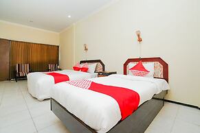 OYO 1652 Hotel Tampiarto