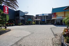 OYO 1652 Hotel Tampiarto