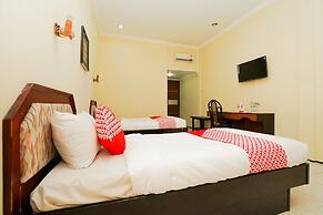 OYO 1652 Hotel Tampiarto