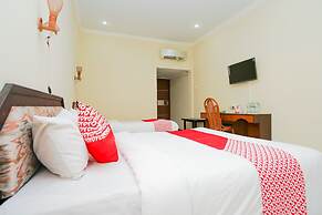 OYO 1652 Hotel Tampiarto