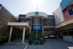 OYO 1652 Hotel Tampiarto