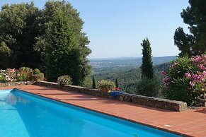 Luxury Privacy in the Heart of Tuscany