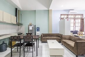 Super OYO 1568 Stasiun Ka Cirebon Guest House