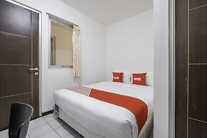 Super OYO 1568 Stasiun Ka Cirebon Guest House