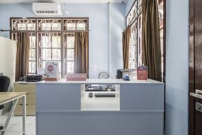 Super OYO 1568 Stasiun Ka Cirebon Guest House