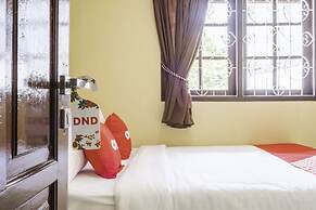 Super OYO 1568 Stasiun Ka Cirebon Guest House
