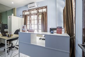 Super OYO 1568 Stasiun Ka Cirebon Guest House