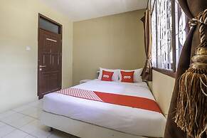 Super OYO 1568 Stasiun Ka Cirebon Guest House