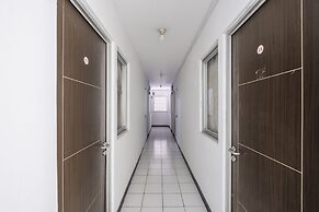 Super OYO 1568 Stasiun Ka Cirebon Guest House