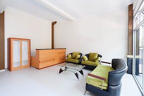 Super OYO 1506  Shabrina 2 Syariah