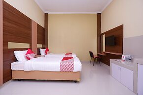 Super OYO 1506  Shabrina 2 Syariah