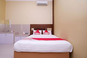 Super OYO 1506  Shabrina 2 Syariah