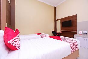 Super OYO 1506  Shabrina 2 Syariah