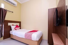 Super OYO 1506  Shabrina 2 Syariah