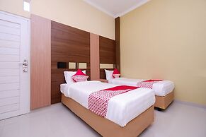 Super OYO 1506  Shabrina 2 Syariah