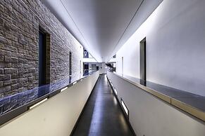 Yugo Explore - Broadstone Hall