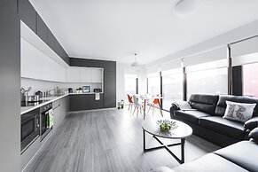 Yugo Explore - Broadstone Hall