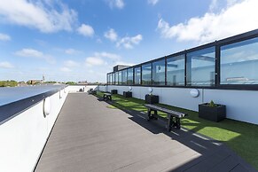 Yugo Explore - Broadstone Hall