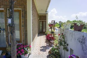 Super OYO 1696 Sapo Rumbia