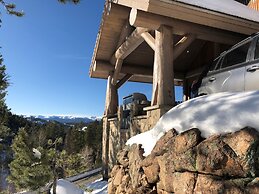 Skyrun 2 Bedroom Cabin by RedAwning