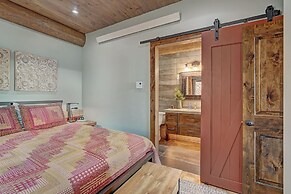 Skyrun 2 Bedroom Cabin by RedAwning