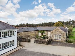 Tregoninny Vineyard and Woodland Farmhouse