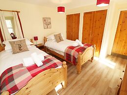 Tregoninny Vineyard and Woodland Farmhouse