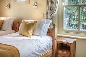 Tregoninny Vineyard and Woodland Farmhouse