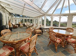 Tregoninny Vineyard and Woodland Farmhouse