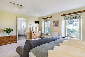 Tregoninny Vineyard and Woodland Farmhouse