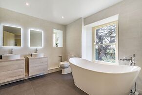 Tregoninny Vineyard and Woodland Farmhouse