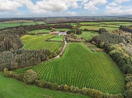 Tregoninny Vineyard and Woodland Farmhouse