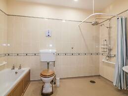 Tregoninny Vineyard and Woodland Farmhouse