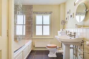 Tregoninny Vineyard and Woodland Farmhouse