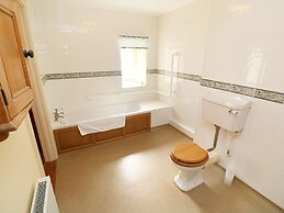 Tregoninny Vineyard and Woodland Farmhouse