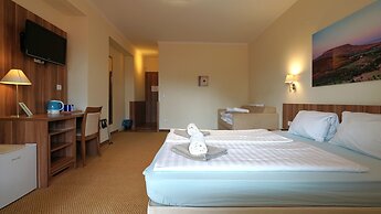 Balaton Colors Beach Hotel