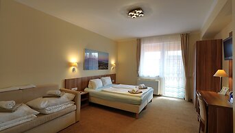 Balaton Colors Beach Hotel