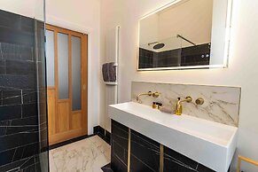Antrim House Guest Rooms & Suites