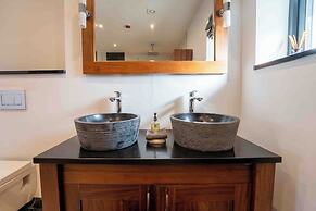 Antrim House Guest Rooms & Suites