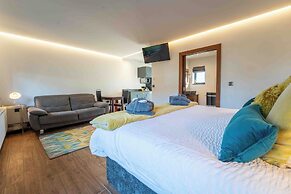 Antrim House Guest Rooms & Suites