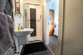 Antrim House Guest Rooms & Suites