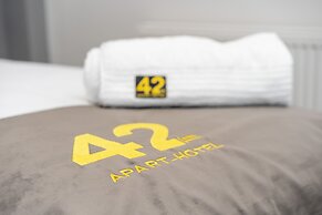 42 Apart-hotel