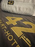 42 Apart-hotel