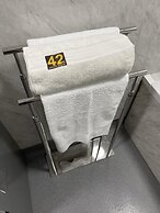 42 Apart-hotel
