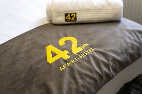 42 Apart-hotel