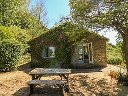 Fossil And The Cross Cottage