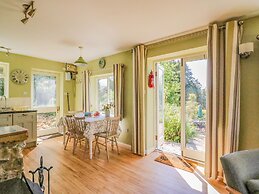 Fossil And The Cross Cottage